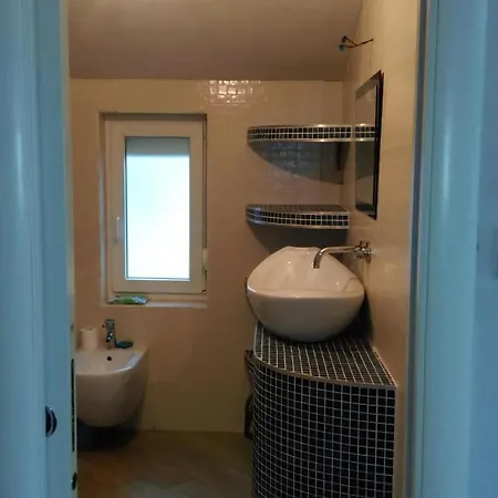 In Mit Grossem Balkon דירה
