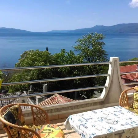 In Mit Grossem Balkon Rijeka
