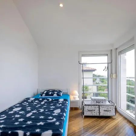 In Mit Grossem Balkon Rijeka