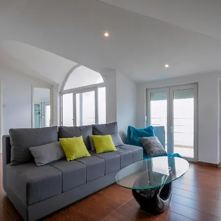דירה In Mit Grossem Balkon *