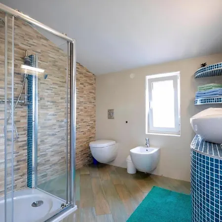 Apartment In Mit Grossem Balkon Rijeka