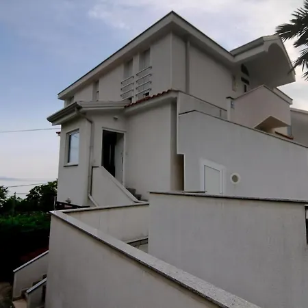 In Mit Grossem Balkon * רייקה